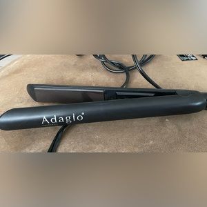 Adagio Not So Mini Flatiron